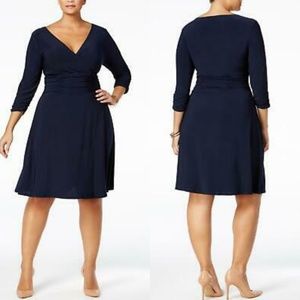 *SOLD* New York and Company Ruched V-neck Black D…